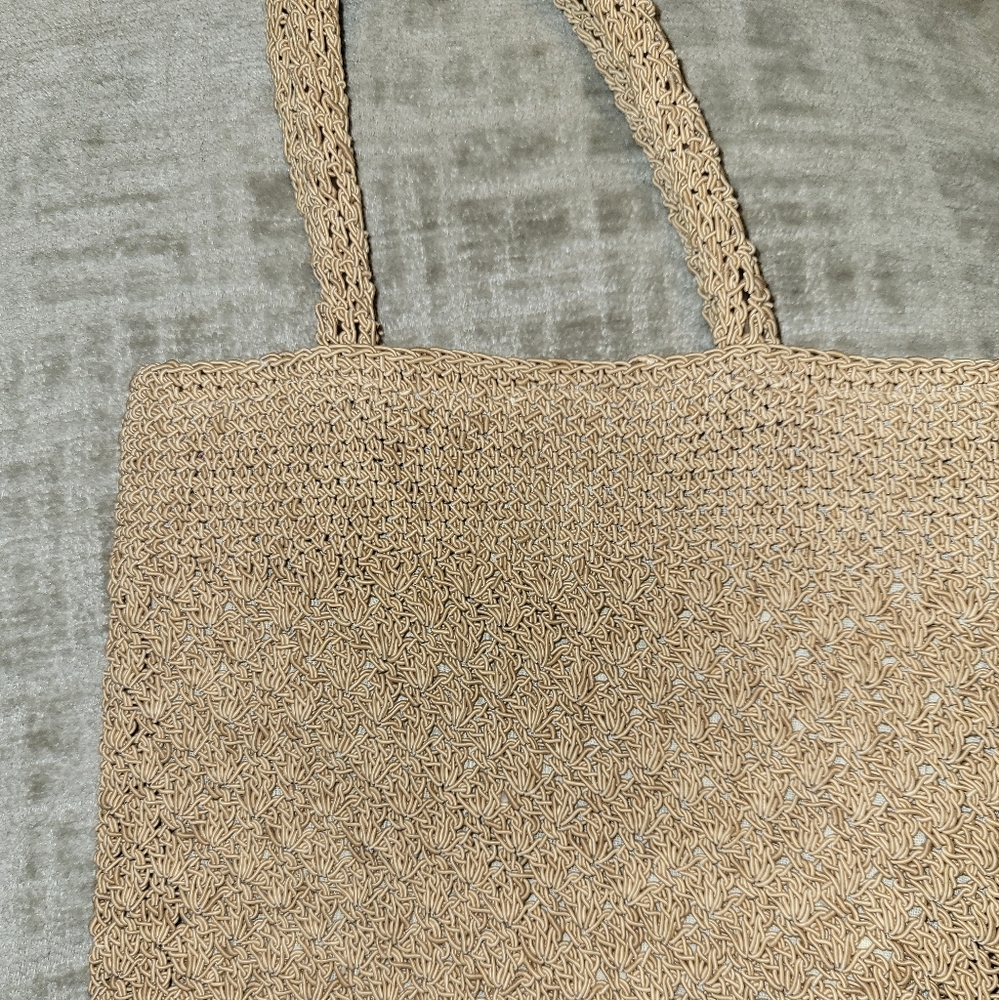 LA RUE HAND BAG